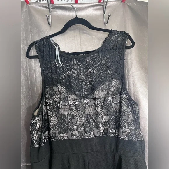 Love Squared Women’s Black and Lace dress size 3X New w/o tags - Picture 7 of 7